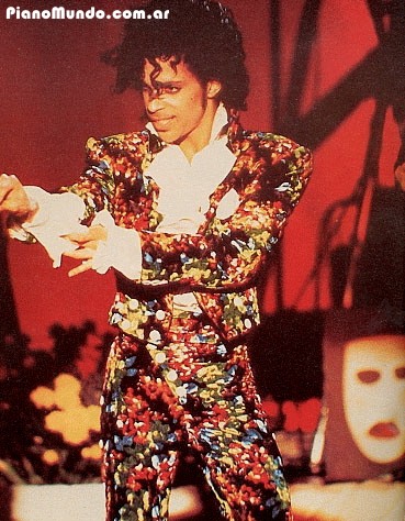 Prince durante un concierto